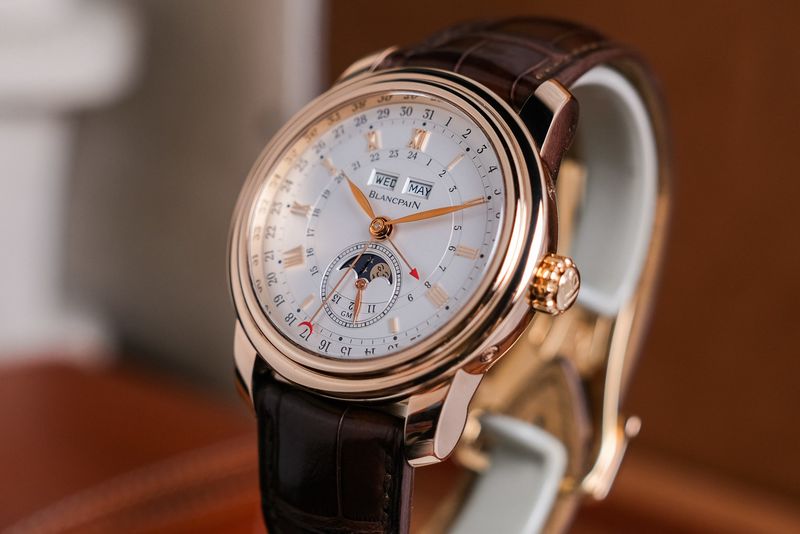 รับซื้อนาฬิกา Blancpain Le Brassus GMT Moonphase Calendar 18K Rose Gold