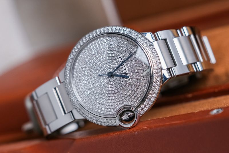 รับซื้อนาฬิกา Cartier Ballon Bleu 42 Full Diamond