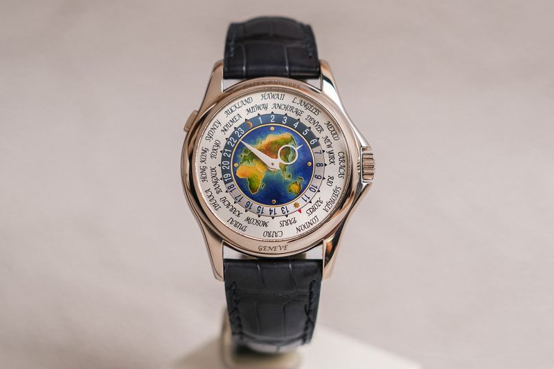 รับซื้อนาฬิกา Patek Philippe 5131G World Timer