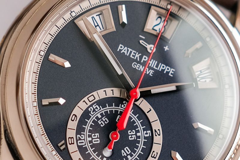 รับซื้อนาฬิกามือสอง Patek Philippe 5960G Blue Dial