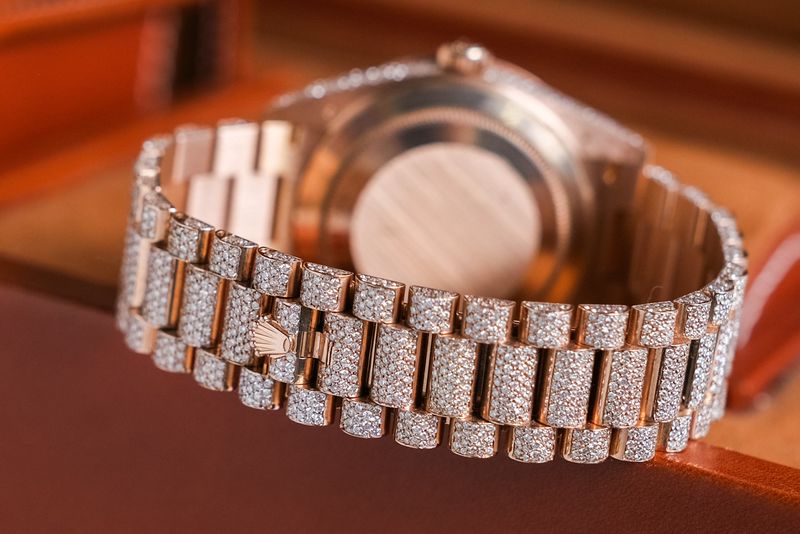 ROLEX Day Date Full 18K Rose Gold Full Diamond 228235 bracelet with folding buckle