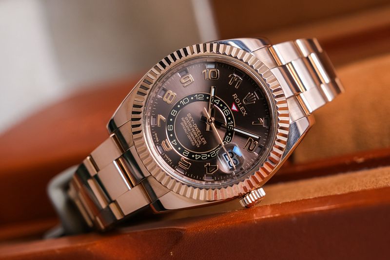 Rolex Sky Dweller 18K Rose Gold 326935 (2)