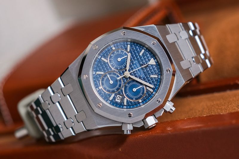 Audemars Piguet Royal Oak Chronograph 26300ST (2)