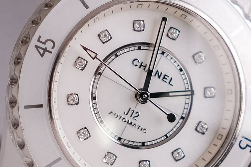 รับซื้อนาฬิกา CHANEL J12 White Ceramic MOP Diamond Automatic