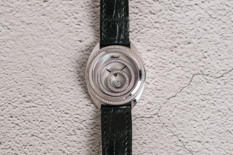 รับซื้อนาฬิกา Chopard Happy Spirit Diamond 18K White Gold Mop