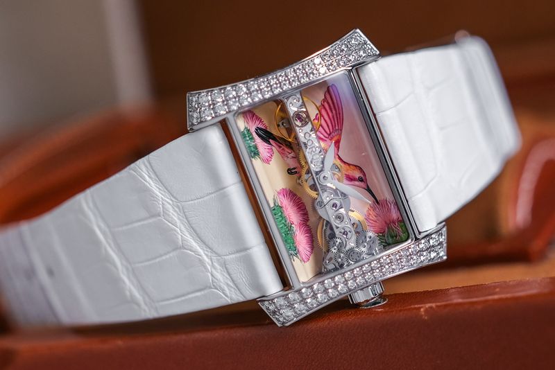 Corum Golden Bridge Hummingbird Diamond Limited 3 (2)