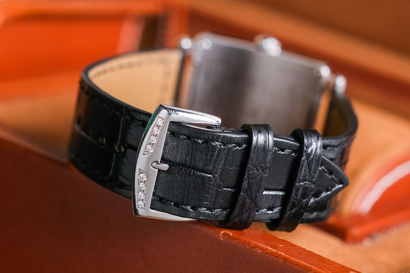 Franck Muller Master Square Diamond 6002 M QZ R D 1R leather strap with buckle