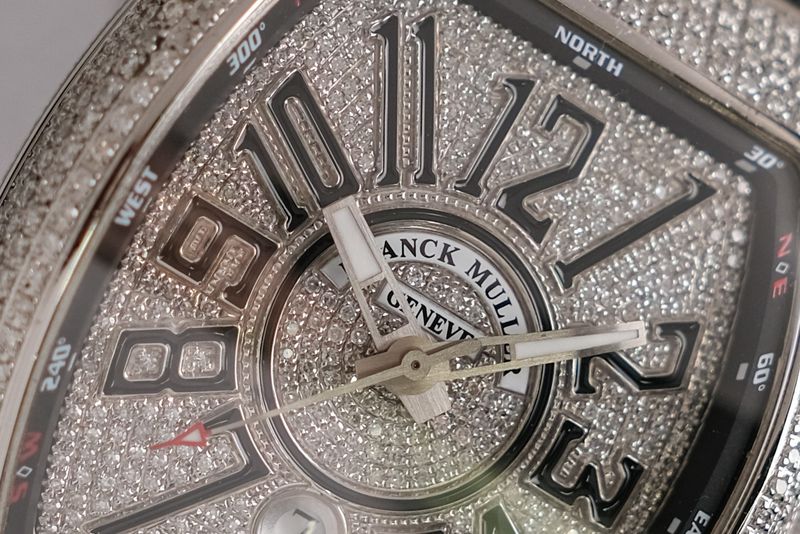Franck Muller Vanguard V45 Diamond (3)
