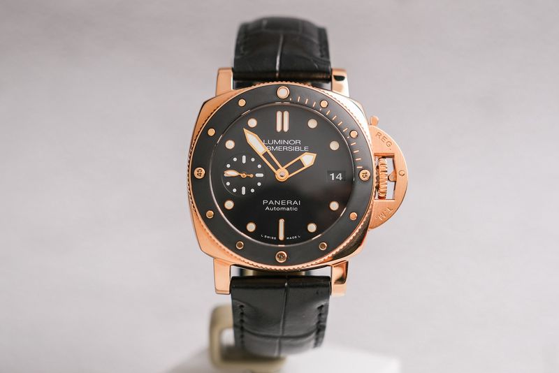 นาฬิกามือสอง Panerai Luminor Submersible 1950 18K Red Gold PAM684