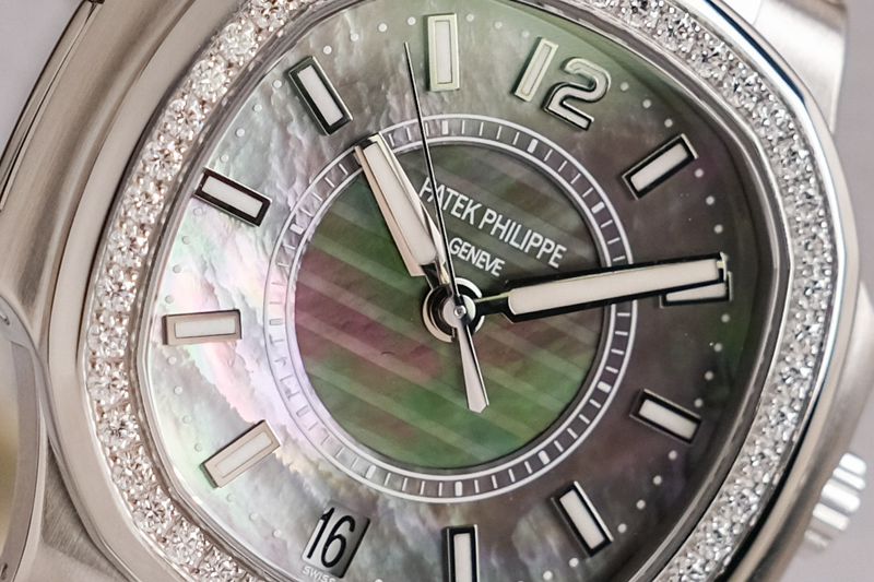 รับซื้อนาฬิกา Patek Philippe Nautilus 70081A MOP