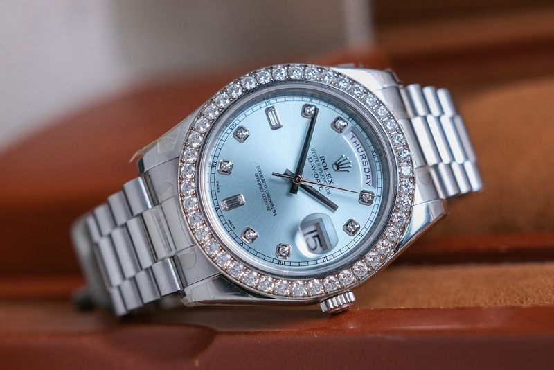นาฬิกามือสอง ROLEX DAY DATE 41 Platinum Diamond Ice Blue 218206