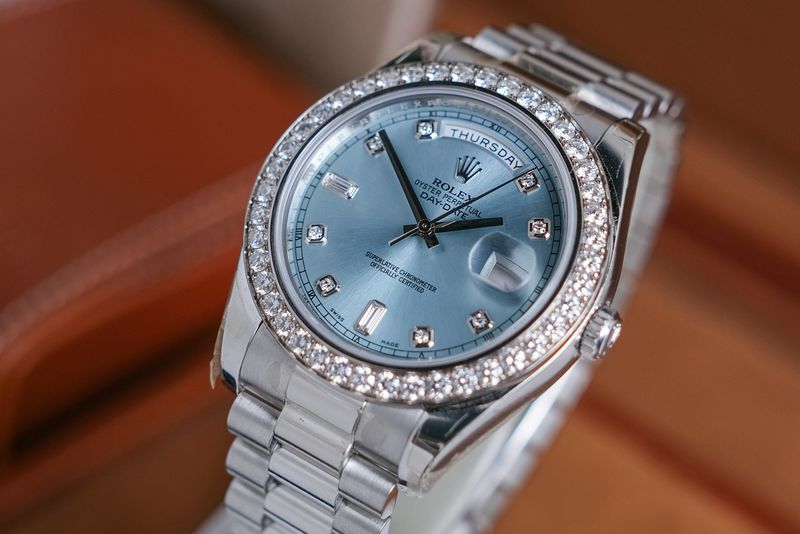 ขายนาฬิกา ROLEX DAY DATE 41 Platinum Diamond Ice Blue 218206