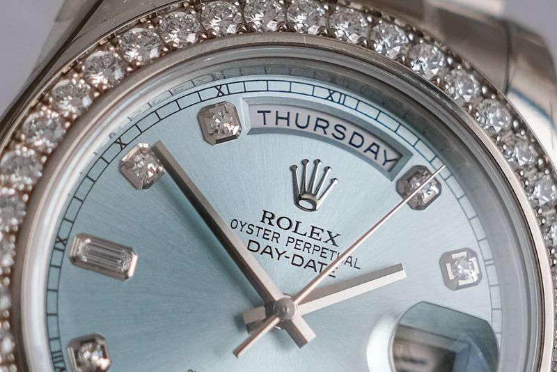 นาฬิกา ROLEX DAY DATE 41 Platinum Diamond Ice Blue 218206