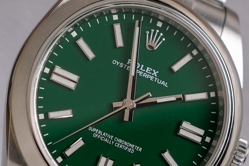 ขายนาฬิกา Rolex Oyster Perpetual 41mm Green 124300