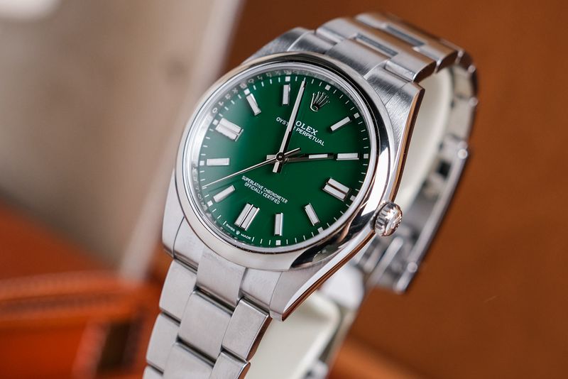 นาฬิกา Rolex Oyster Perpetual 41mm Green 124300