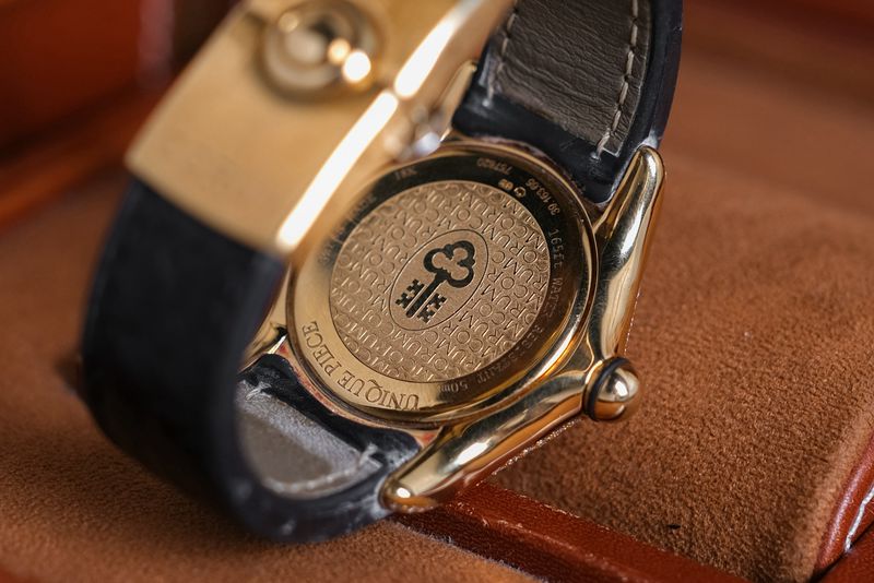 Corum Bubble Enamel Flowers Lady 18K Yellow Gold solid back case