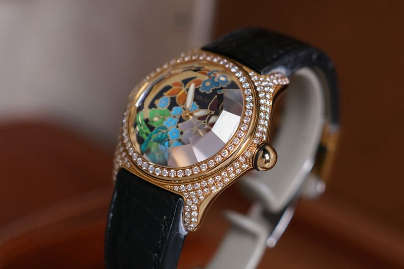 ขายนาฬิกา Corum Bubble Enamel Flowers Lady 18K Yellow Gold