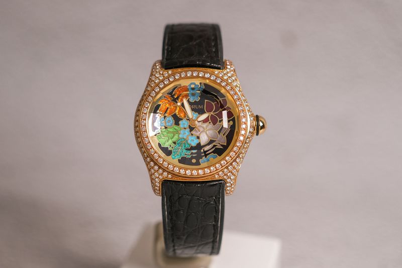 นาฬิกา Corum Bubble Enamel Flowers Lady 18K Yellow Gold