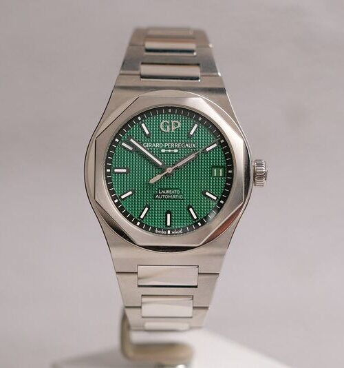 Girard Perragaux Laureato Green 42mm