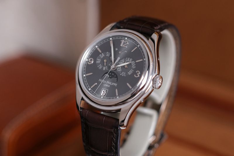 ขายนาฬิกา Patek Philippe 5146G Annual Calendar 18k White Gold
