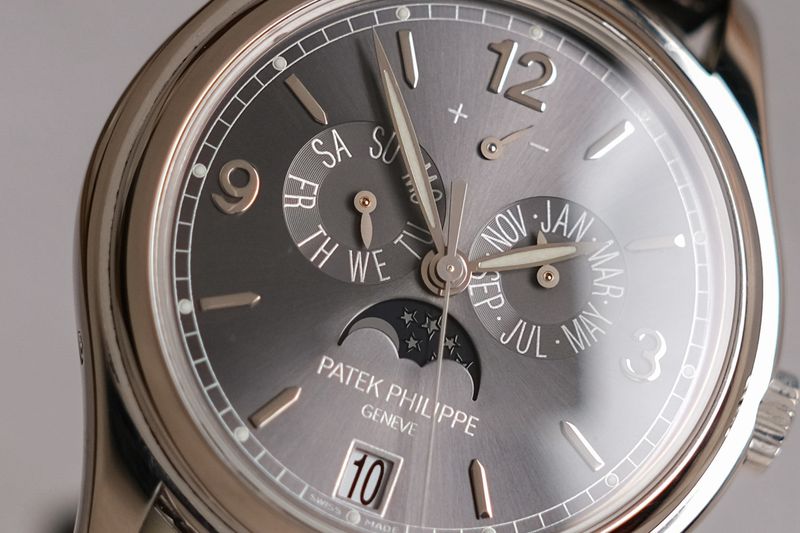 นาฬิกา Patek Philippe 5146G Annual Calendar 18k White Gold