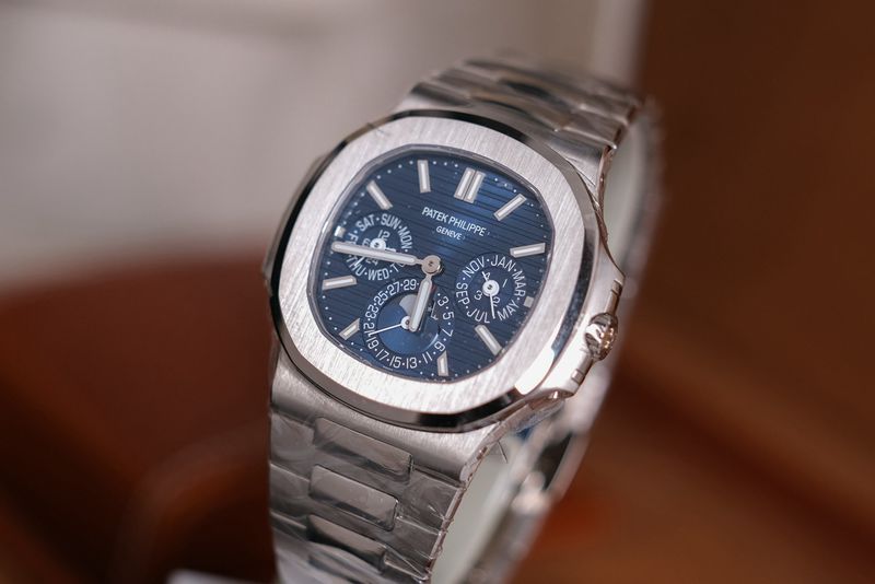 Patek Philippe Nautilus perpetual calendar full 18K white gold 57401G (3)
