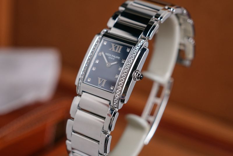 ขายนาฬิกา Patek Philippe Twenty Four Blue Dial