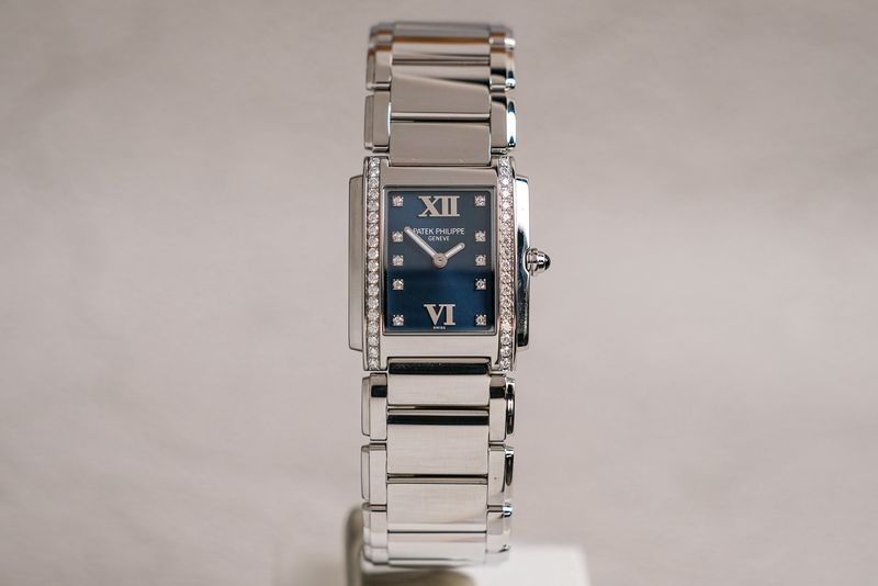 นาฬิกา Patek Philippe Twenty Four Blue Dial