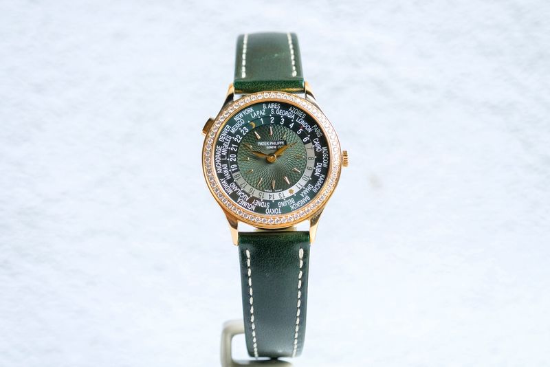 นาฬิกา Patek Philippe World Time Complication 7130R-014 Green