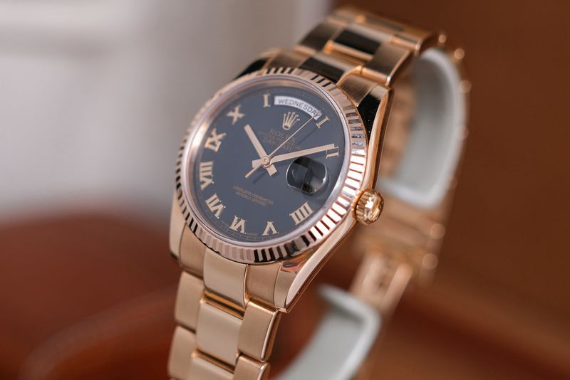 ROLEX DAY DATE 36 Full 18K Rose Gold 118205 (4)