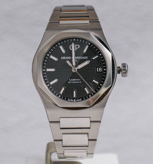 Girard Perragaux Laureato Black 42mm