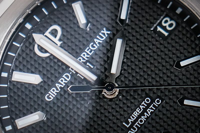 Girard Perragaux “Laureato” Black 42mm (4)