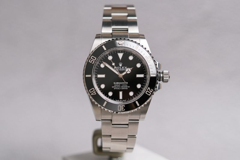 รับซื้อนาฬิกา ROLEX SUBMARINER No Date 124060