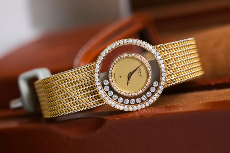 รับซื้อนาฬิกา Chopard Happy Diamonds 18K Gold