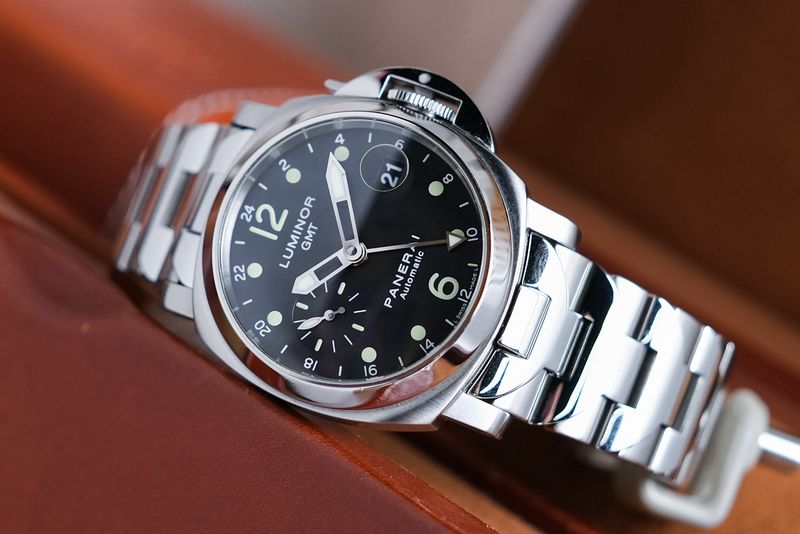 Panerai Luminor GMT PAM00160 (2)