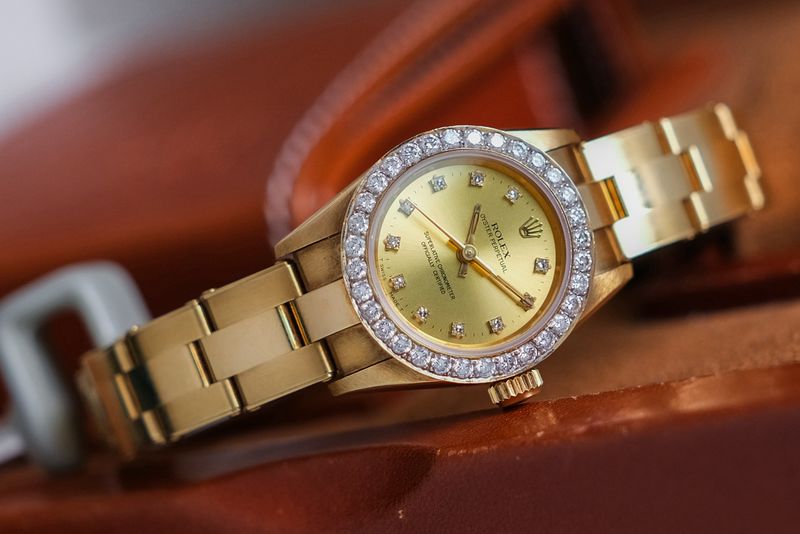 รับซื้อนาฬิกา Rolex Lady Full 18K Gold Ref. 67198