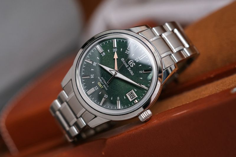 Grand Seiko Elegance SBGJ251G Green (1)
