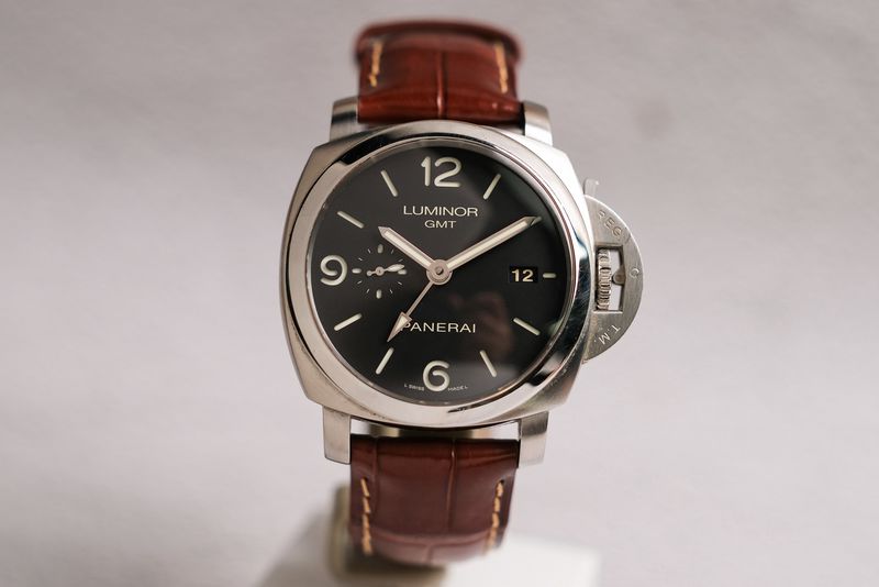 Panerai Luminor GMT PAM320 (3)