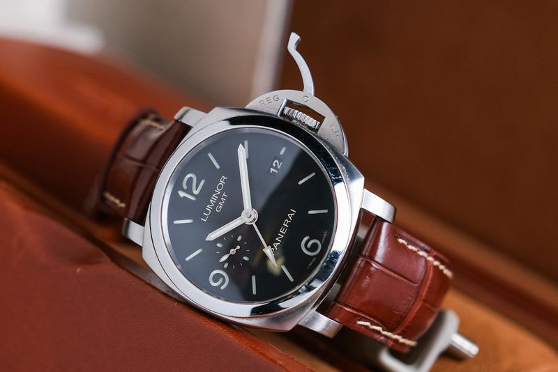 Panerai Luminor GMT PAM320 (5)