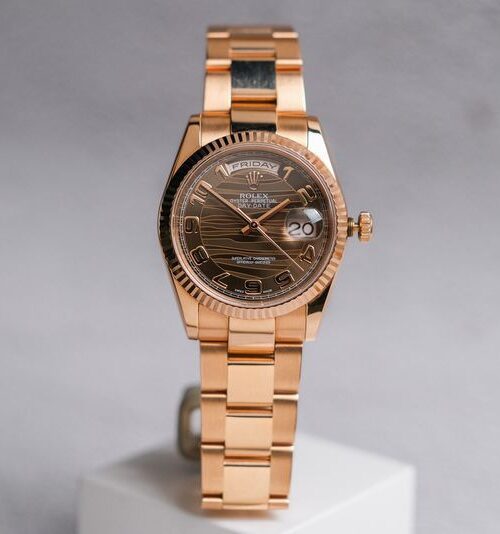 รับซื้อนาฬิกา Rolex Day Date Full 18K Everose Gold Wave Dial 118235