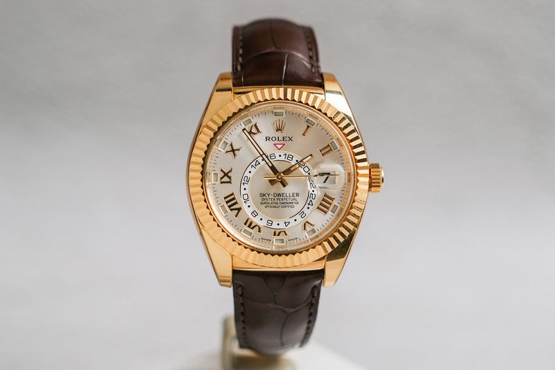 นาฬิกา Rolex Sky-Dweller 18K Gold 326138