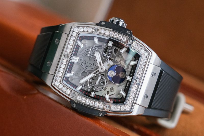 Hublot Spirit of Big Bang Titanium 42 Moonphase Diamond (3)
