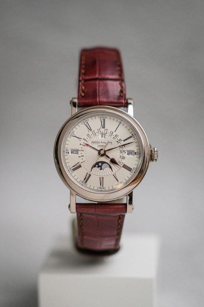 นาฬิกาของแท้ Patek Philippe Perpetual Calendar Retrograde 5159G