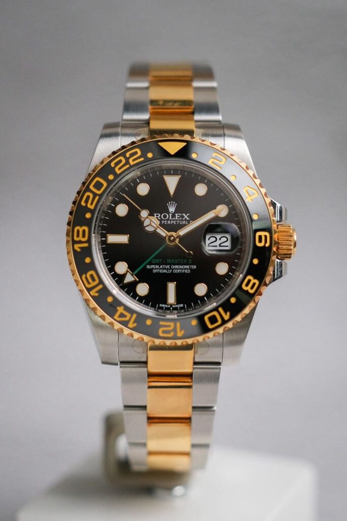 นาฬิกาของแท้ ROLEX GMT MASTER II Green Hand 2 Tone 116713LN