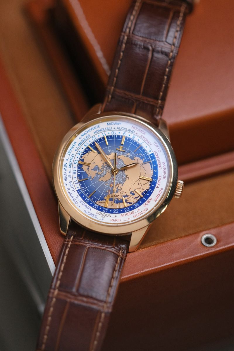 Jaeger LeCoultre Geophysic Universal Time 18K Rose Gold (2)