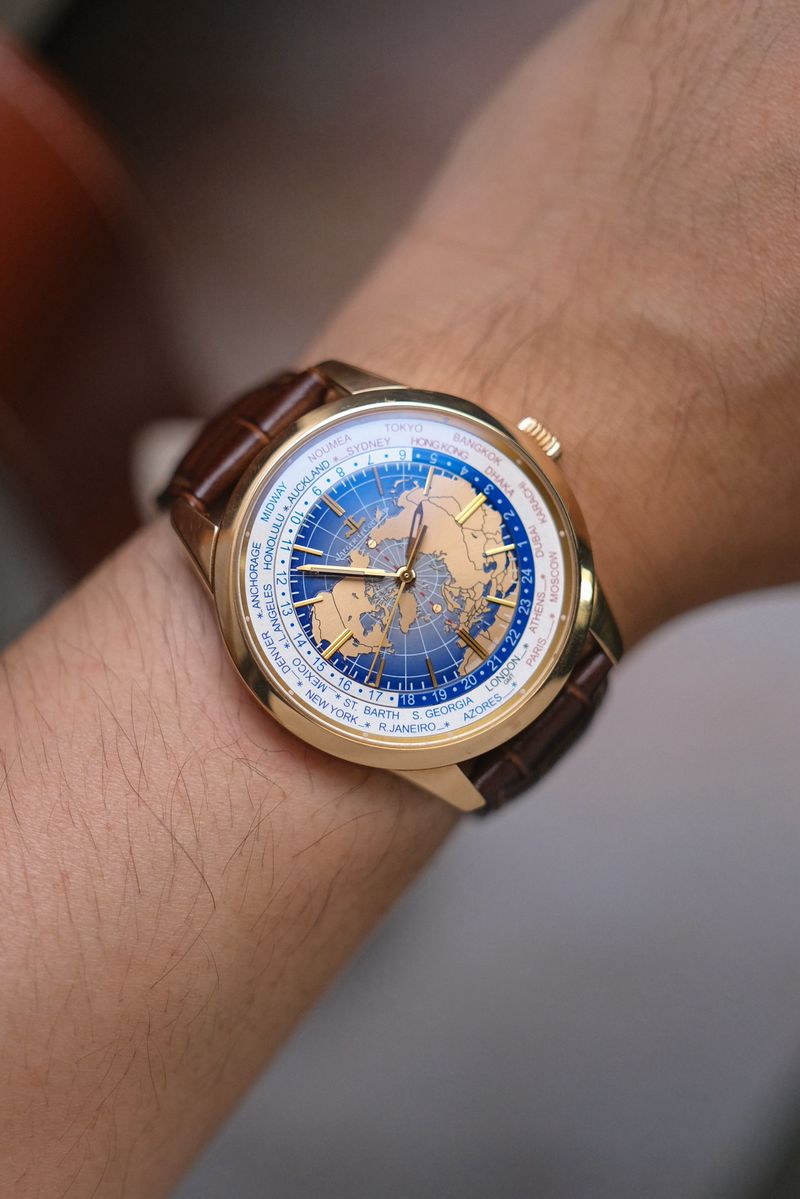 Jaeger LeCoultre Geophysic Universal Time 18K Rose Gold (4)