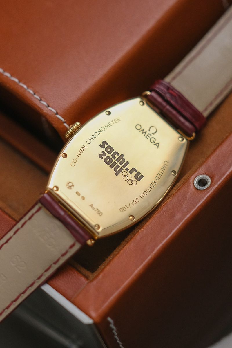 รับซื้อนาฬิกา Omega Museum Petrograd Sochi Limited Edition Yellow Gold