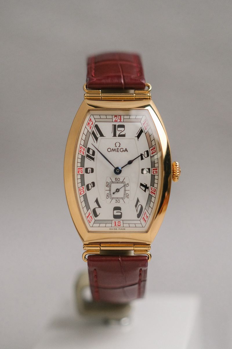 ร้านนาฬิกา Omega Museum Petrograd Sochi Limited Edition Yellow Gold