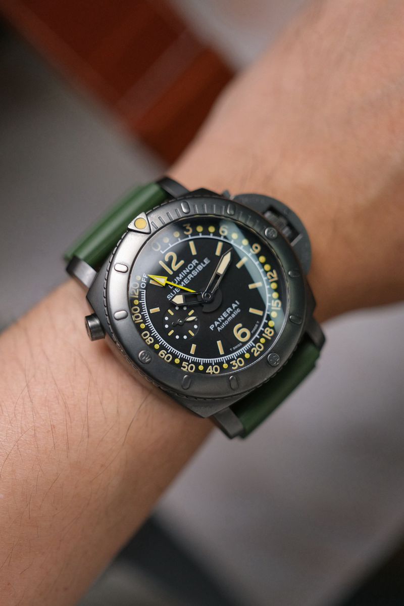 รับซื้อนาฬิกา Panerai Submersible Depth Gauge PAM00193