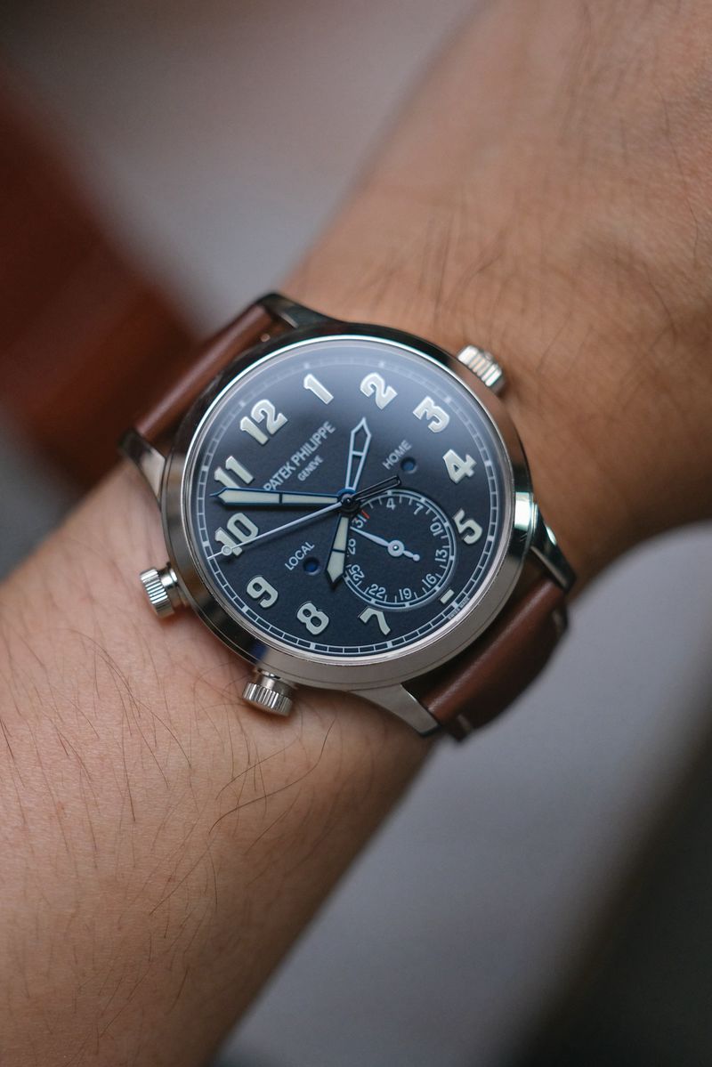 Patek Philippe Calatrava Pilot Travel Time 5524G-001 (2)